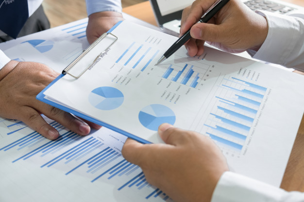 Serviços estão 10,5% abaixo do pico